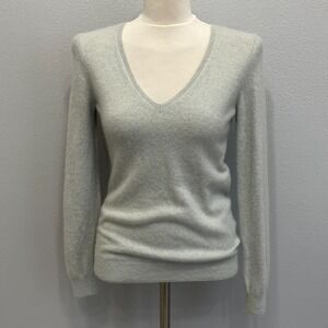Uniqlo V-Neck Sweater Medium Light Blue 100% Cashmere Long Sleeve